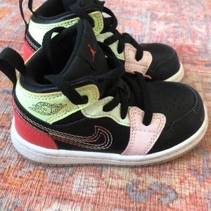 Toddler Nike Jordan’s SIZE 6